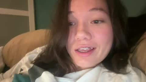 ava online show from June 17, 8:04 am