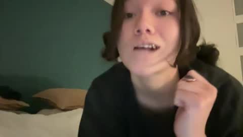 ava online show from February 25, 8:51 pm