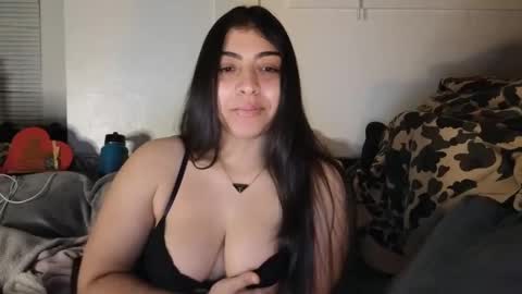 Snapshot of babygotbackends chatting on February 1, 6:32 am BabyGotBackends online show from February 1, 6:32 am