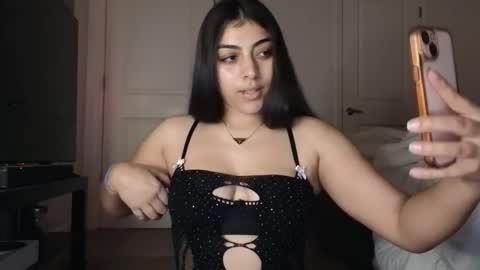 Snapshot of babygotbackends chatting on January 13, 3:56 am BabyGotBackends online show from January 13, 3:56 am