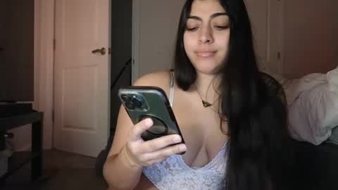 Snapshot of babygotbackends chatting on January 27, 3:26 am BabyGotBackends online show from January 27, 3:26 am