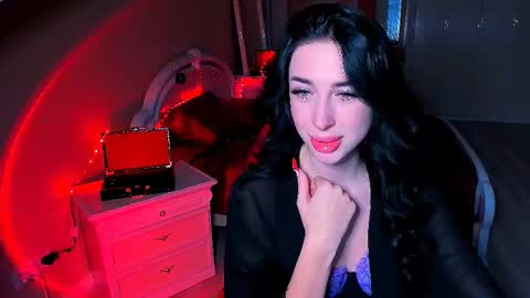 Miss Desire...do you remember online show from December 4, 6:11 am