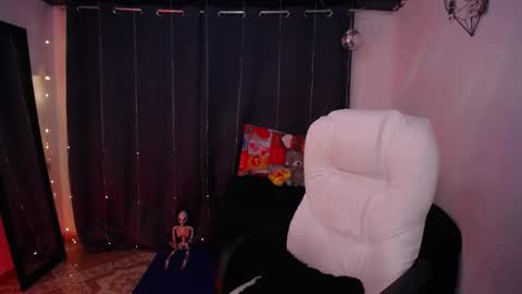 Snapshot of bad_scarlett1 chatting on February 22, 11:54 pm Scarlett online show from February 22, 11:54 pm