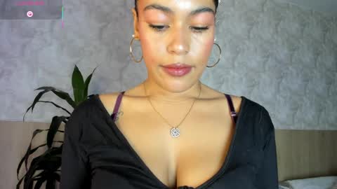 BADDIE DELAYLA online show from April 4, 6:18 pm