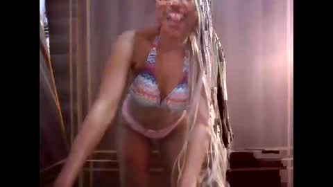 badgalheloves online show from May 20, 11:46 pm