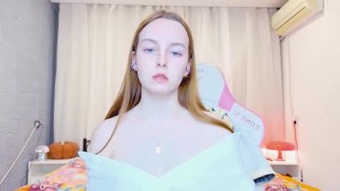 Alice online show from November 19, 6:52 pm