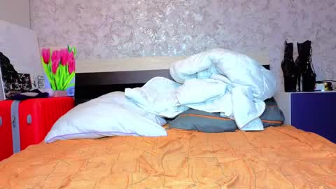 holly online show from May 19, 3:41 pm