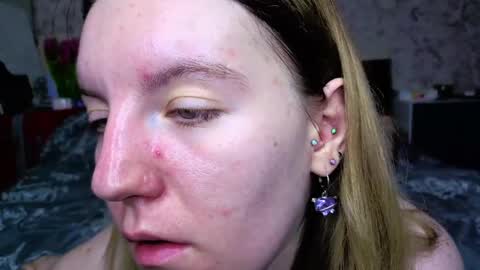 holly online show from March 22, 3:40 pm