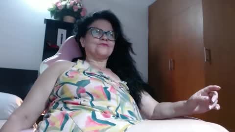 Snapshot of bailarina_atrevida chatting on September 12, 2:12 am sandra online show from September 12, 2:12 am