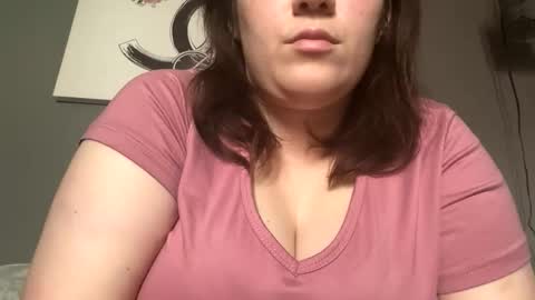 bailey_bee_ online show from May 31, 6:42 pm