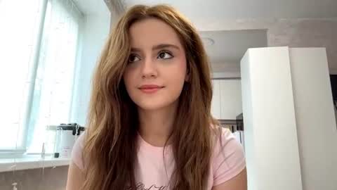 Lola  online show from July 9, 2:08 pm
