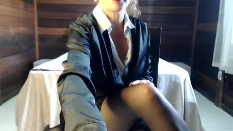 BARBARA DOMME online show from March 26, 6:31 pm