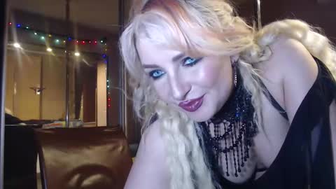 Victoria online show from March 26, 1:19 am