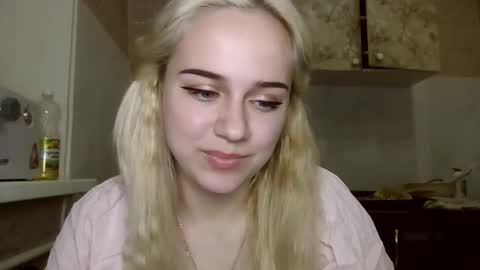 barbie___girl online show from March 18, 6:46 pm