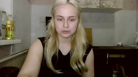 barbie___girl online show from April 8, 7:16 pm