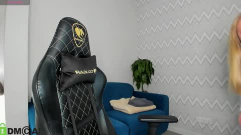 LisGTM2 Mon-Thu Sat 0100am-0700am online show from October 20, 12:46 am