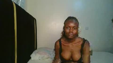 queen online show from October 14, 8:00 pm