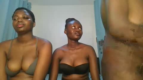 Snapshot of barbie_queen2 chatting on September 29, 11:26 am queen online show from September 29, 11:26 am