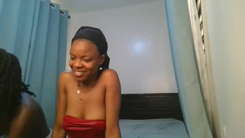 queen online show from March 29, 11:20 am