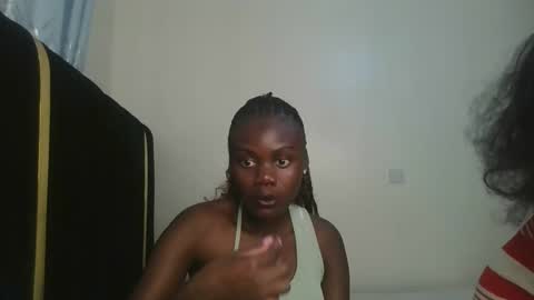 Snapshot of barbie_queen2 chatting on October 11, 10:09 am queen online show from October 11, 10:09 am