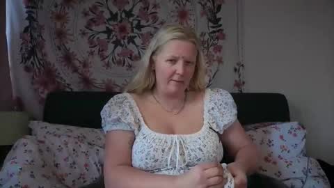 barbiegirl966 online show from May 17, 8:24 am