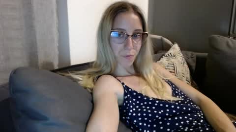 Lena online show from May 25, 6:18 pm