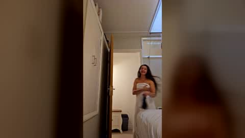 Maya romanian angel online show from June 19, 1:03 pm