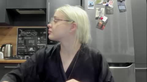 Snapshot of be_daddy chatting on October 8, 2:43 pm Summer BABY online show from October 8, 2:43 pm