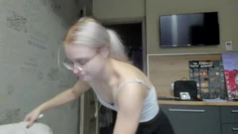 Snapshot of be_daddy chatting on March 8, 3:43 pm Summer BABY online show from March 8, 3:43 pm