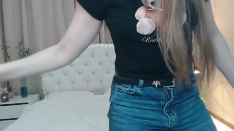 beataangel online show from March 28, 10:26 am