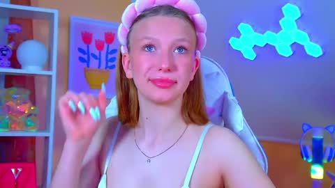 Beatrice online show from May 5, 6:33 pm