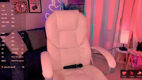 Chleo online show from October 18, 2:25 am