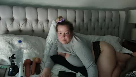 Snapshot of beauty4agent chatting on December 10, 8:49 pm beauty4agent online show from December 10, 8:49 pm