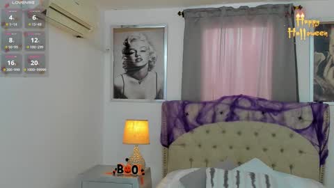 Ariana Reyes online show from October 11, 1:03 pm