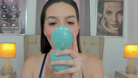 Ariana Reyes online show from May 21, 1:53 pm