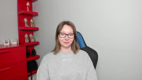 Zoe online show from May 8, 6:49 am