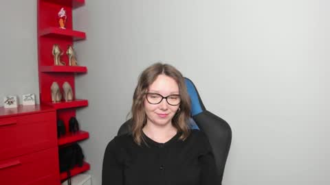 Zoe online show from May 15, 6:49 am