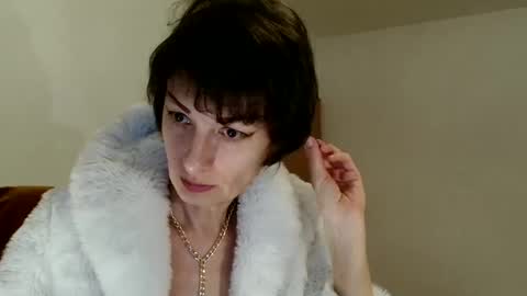 Raluca online show from February 14, 6:54 pm