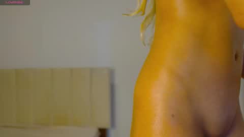 Jennifer online show from March 8, 2:04 am