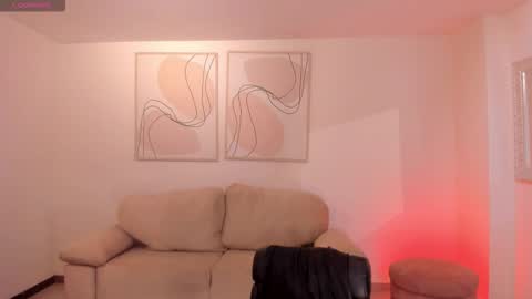 Am Becca online show from January 7, 8:12 pm