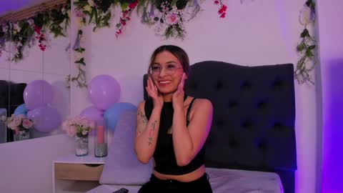 beccamilanni online show from January 17, 12:31 pm