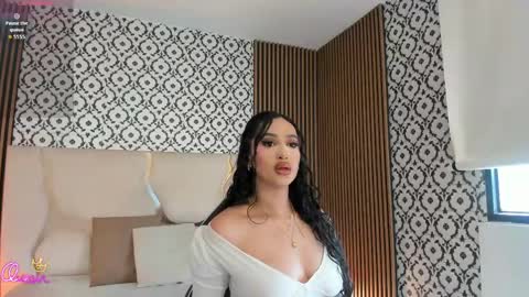 BELLA online show from May 14, 4:35 pm