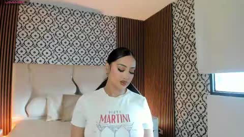 BELLA online show from May 7, 12:42 pm