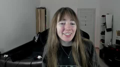 Snapshot of bekkawell chatting on October 5, 3:50 pm Lisa online show from October 5, 3:50 pm