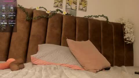 bella13_ online show from May 23, 11:14 pm