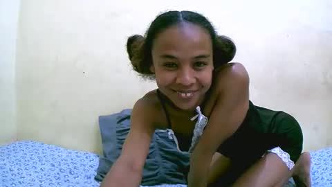 bella193999 online show from December 3, 6:10 pm