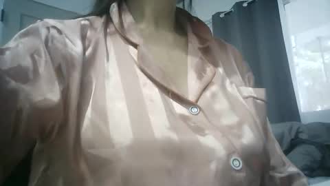 ShyBellaBee online show from October 3, 12:38 am