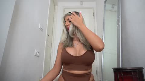 Emma  Bella online show from November 24, 10:56 pm