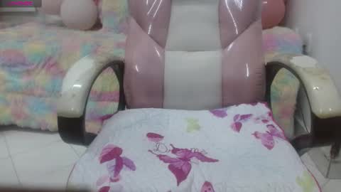 Snapshot of bella_lady_1_ chatting on March 10, 8:45 pm lady online show from March 10, 8:45 pm