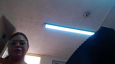 Snapshot of bella_lady_1_ chatting on December 31, 1:41 pm lady online show from December 31, 1:41 pm